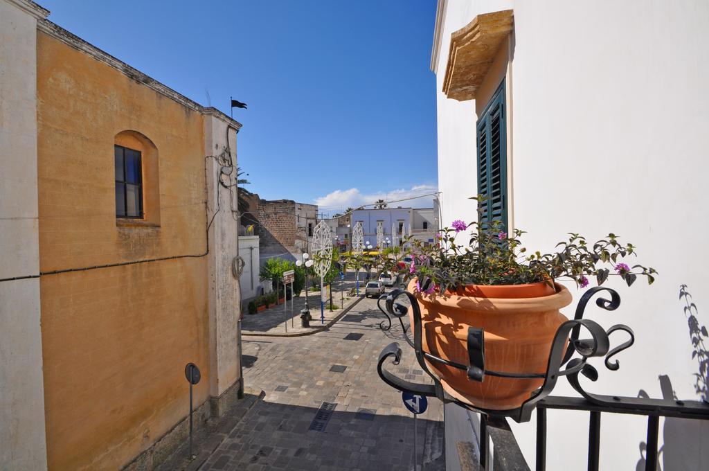 Bed and Breakfast Palazzo Vaglio Alliste Exterior foto